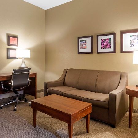 Comfort Inn & Suites Peachtree Corners Norcross Bagian luar foto