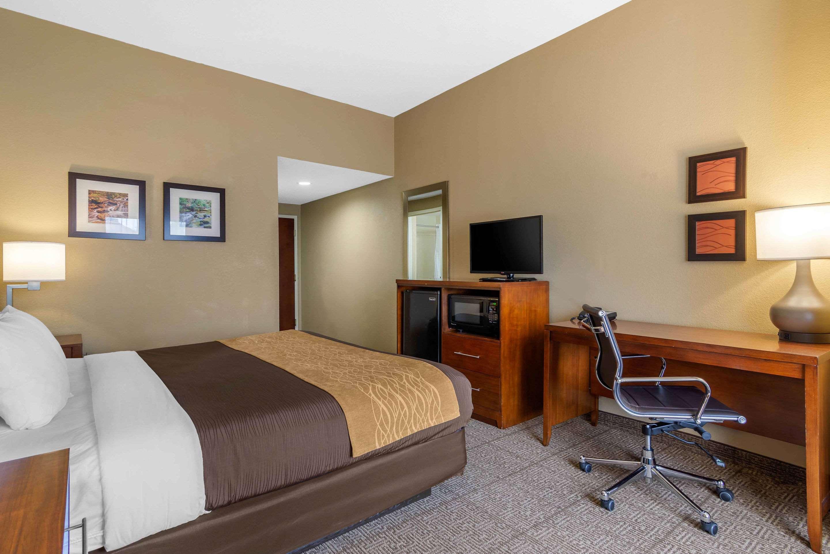 Comfort Inn & Suites Peachtree Corners Norcross Bagian luar foto