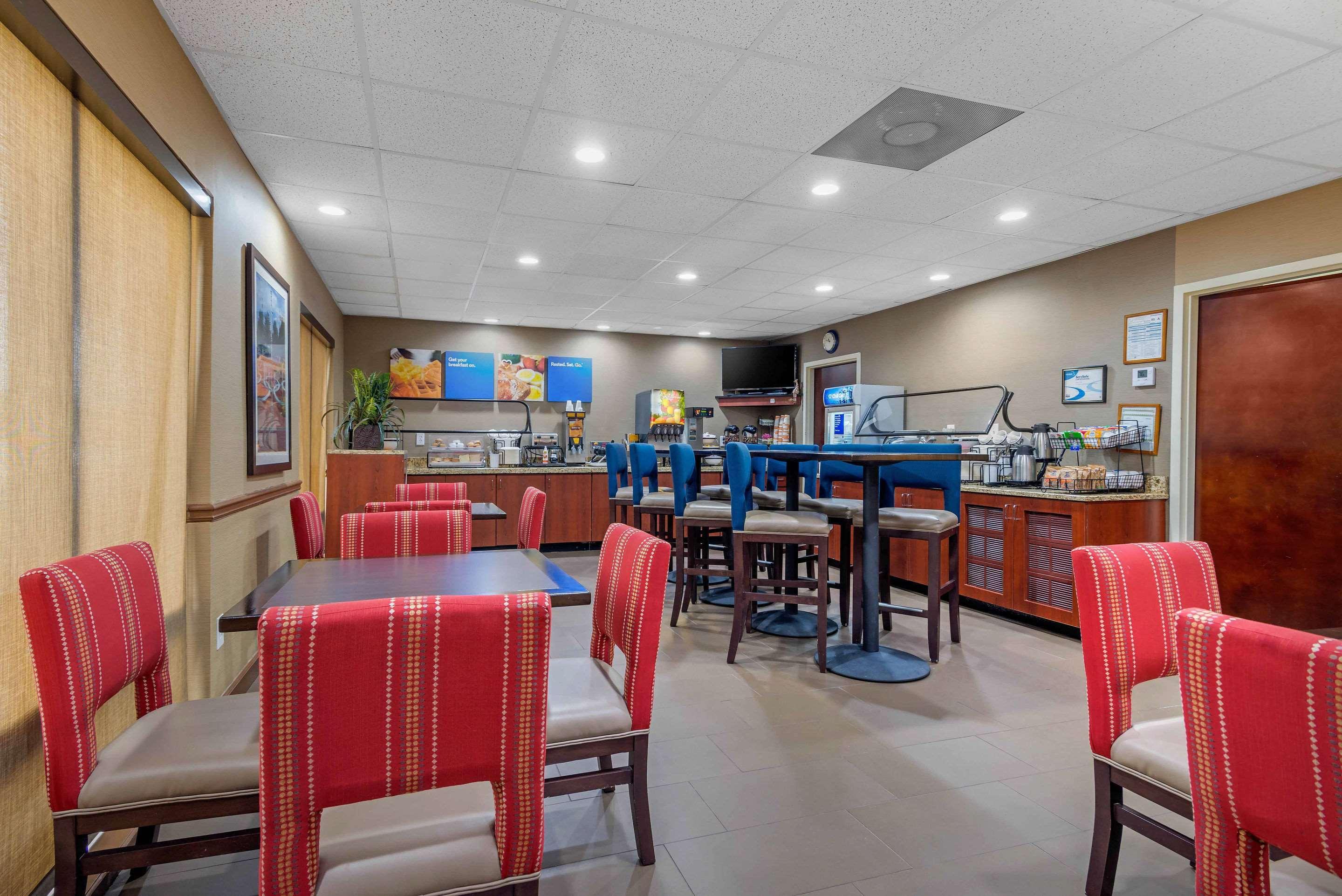 Comfort Inn & Suites Peachtree Corners Norcross Bagian luar foto