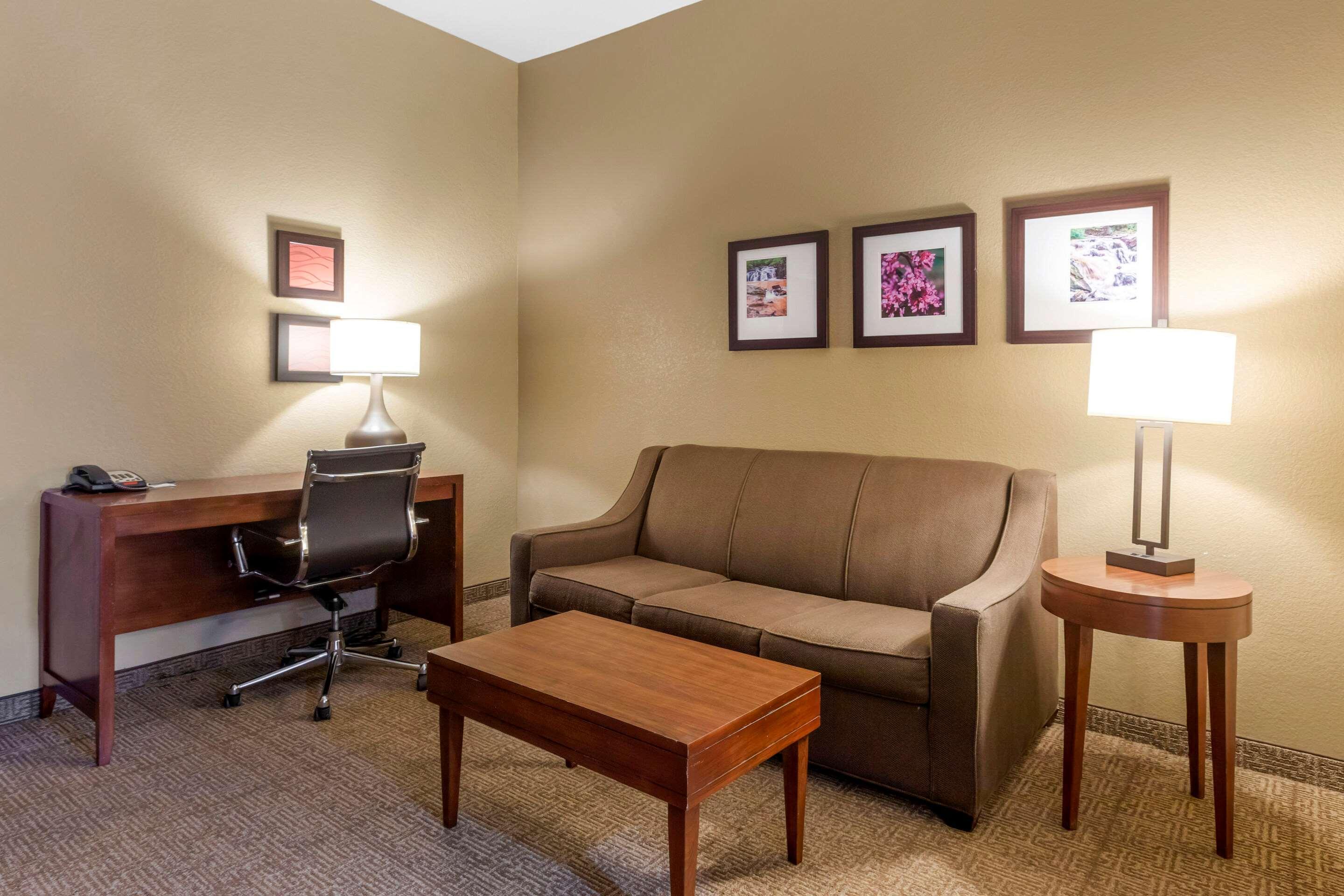 Comfort Inn & Suites Peachtree Corners Norcross Bagian luar foto
