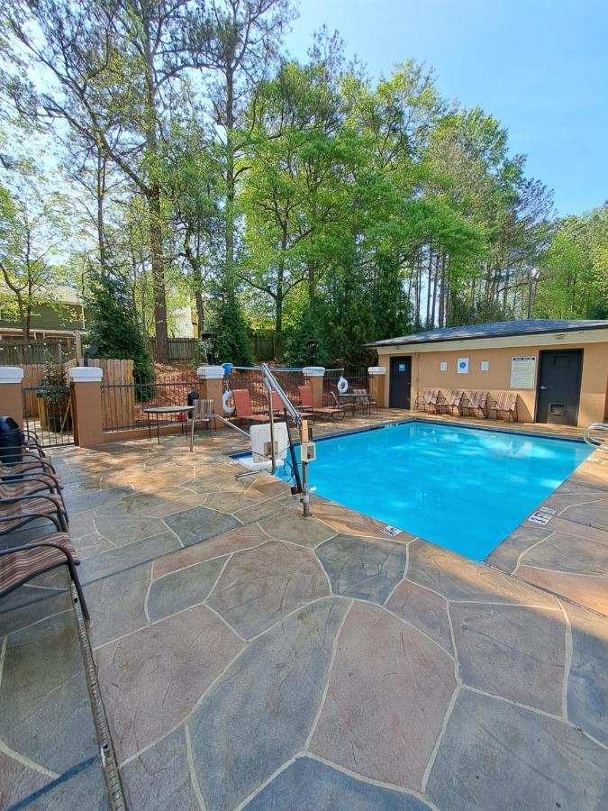 Comfort Inn & Suites Peachtree Corners Norcross Bagian luar foto